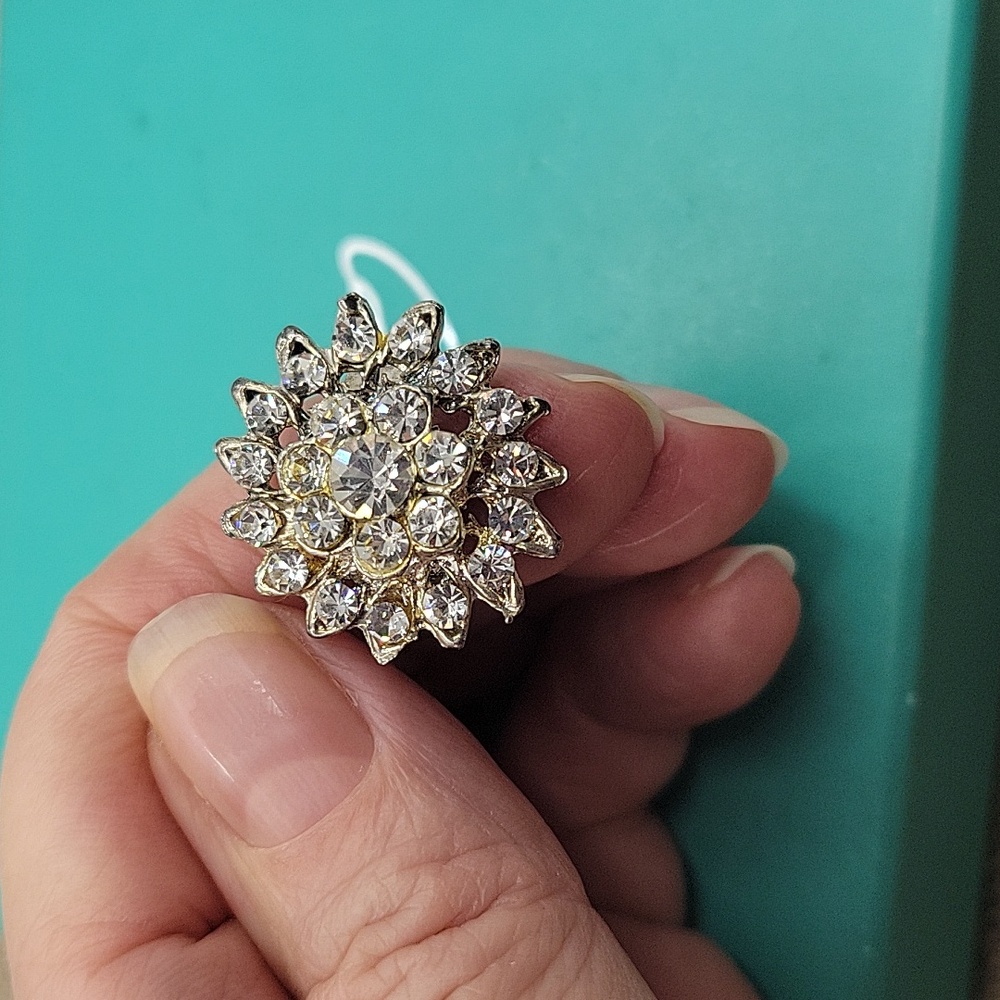 Stunning Sparkle Beautifully Ring - image 1